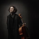 Nicolas-Altstaedt holding a cello